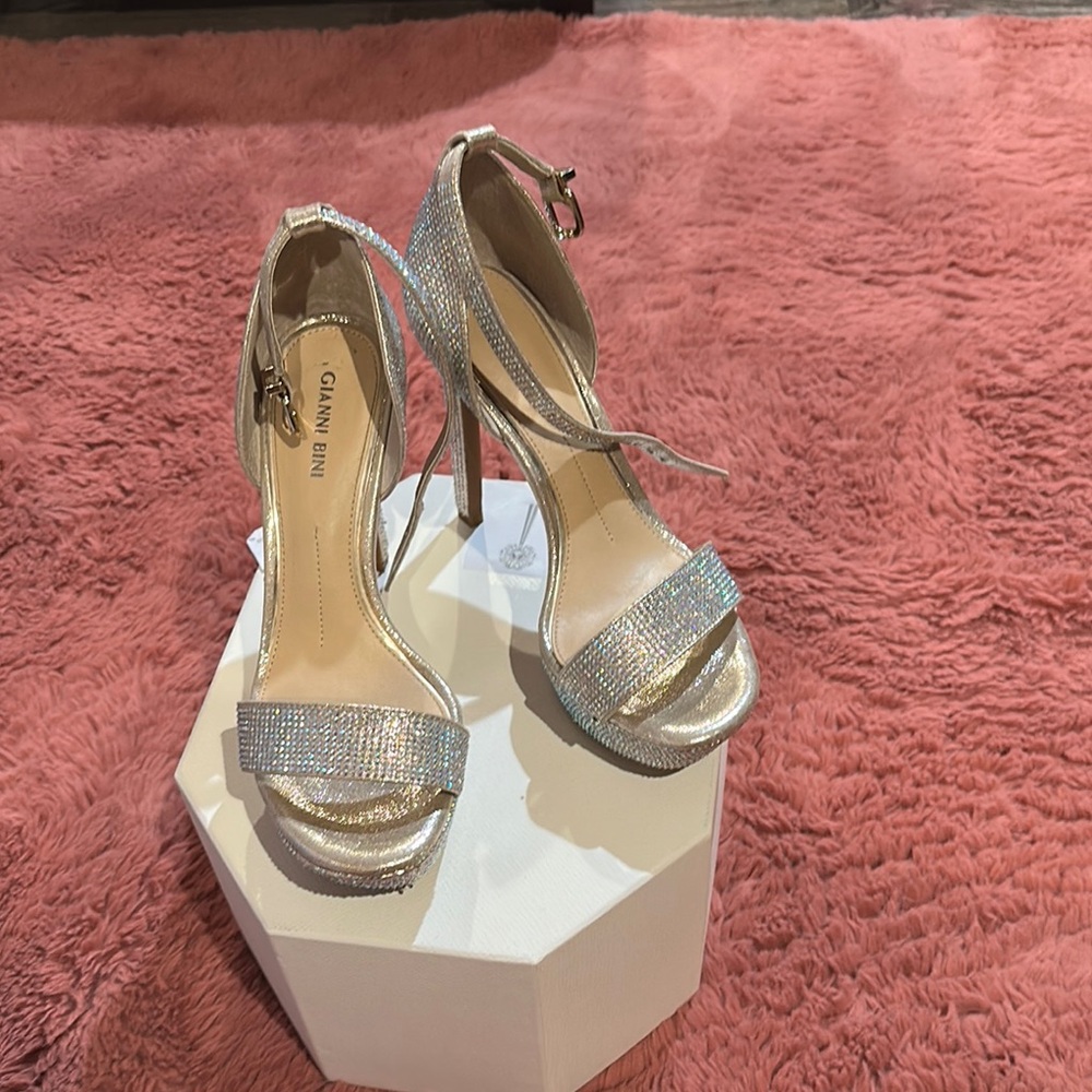Gianni Bini Silver Heels Ankle Strap Sandals